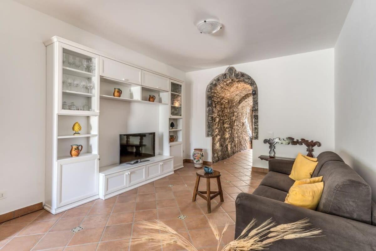 Villa Mimosa Rustic Elegance Views & Pool Масса-Лубренсе Екстер'єр фото