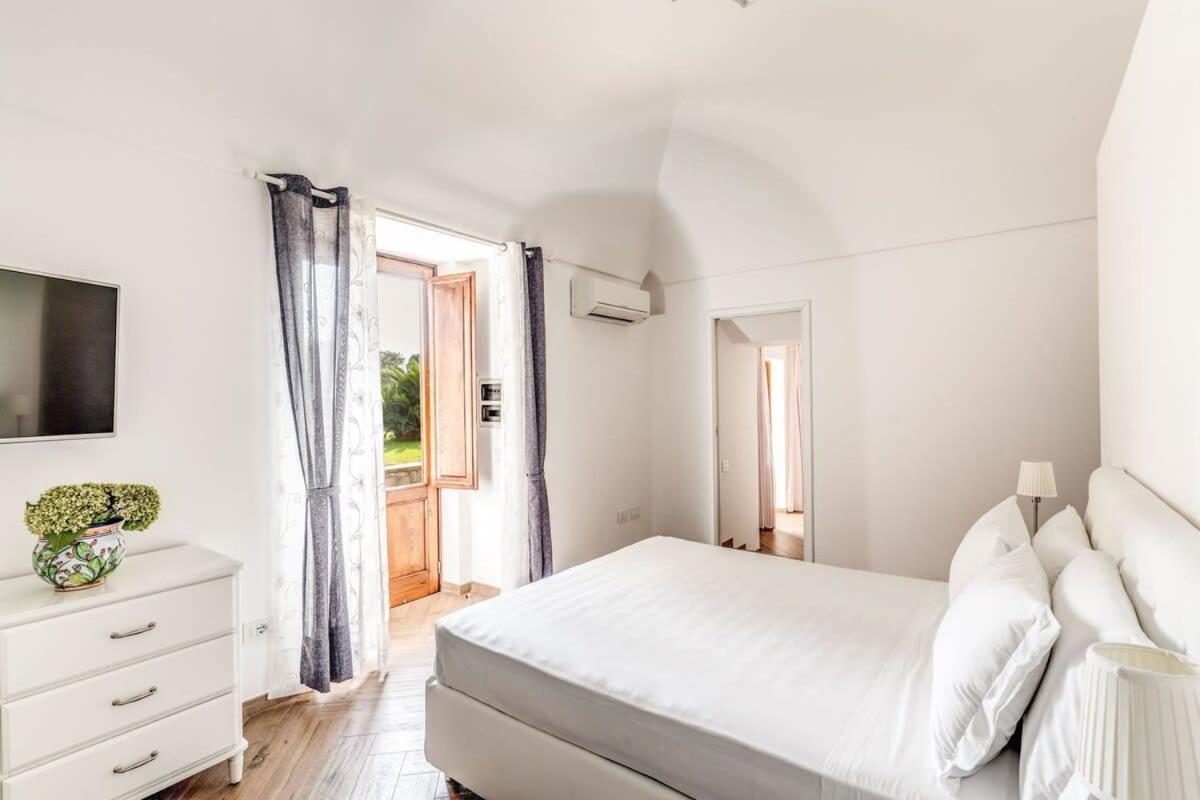 Villa Mimosa Rustic Elegance Views & Pool Масса-Лубренсе Екстер'єр фото