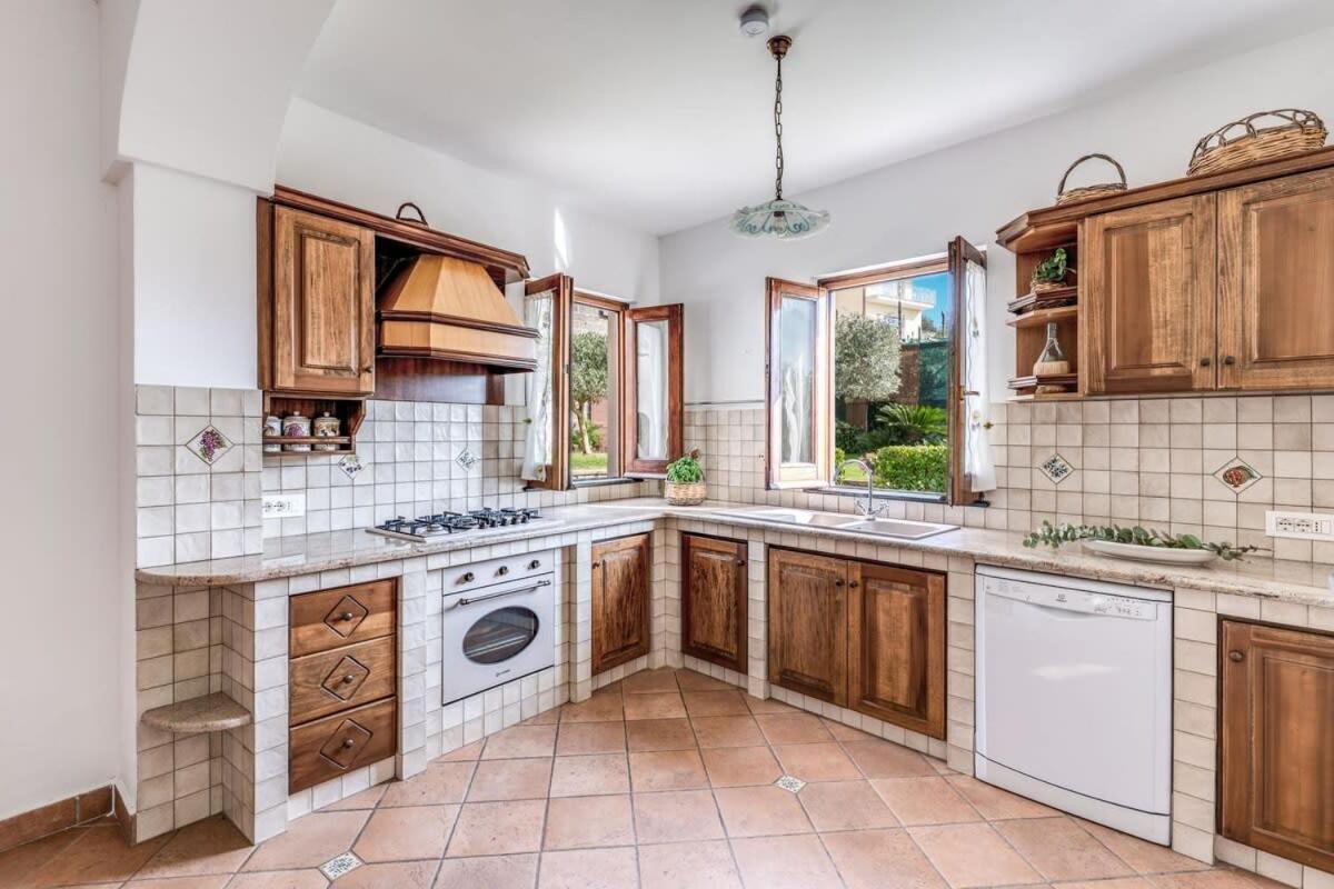 Villa Mimosa Rustic Elegance Views & Pool Масса-Лубренсе Екстер'єр фото